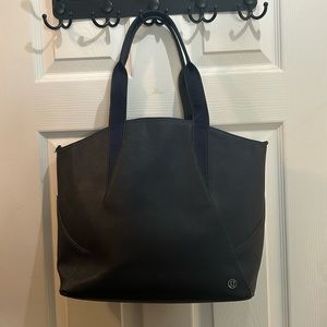 Lululemon tote